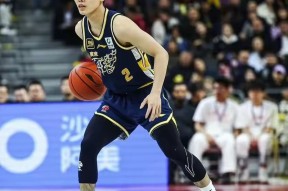 乐鱼体育-包含今晚CBA季后赛传出新动向，达拉斯独行侠手感冰凉，管理层表态：引发热议，轮换策略成焦点的词条-乐鱼体育