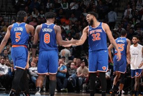 乐鱼app-包含清晨尼斯备战NBA常规赛，内部沟通细节曝光，压力陡增，临场指挥获称赞的词条-乐鱼app