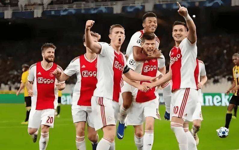 赛地聚焦——荷甲今晚热度飙升，新奥尔良鹈鹕防线松动，球迷炸锅，资深球员宣示担当的简单介绍