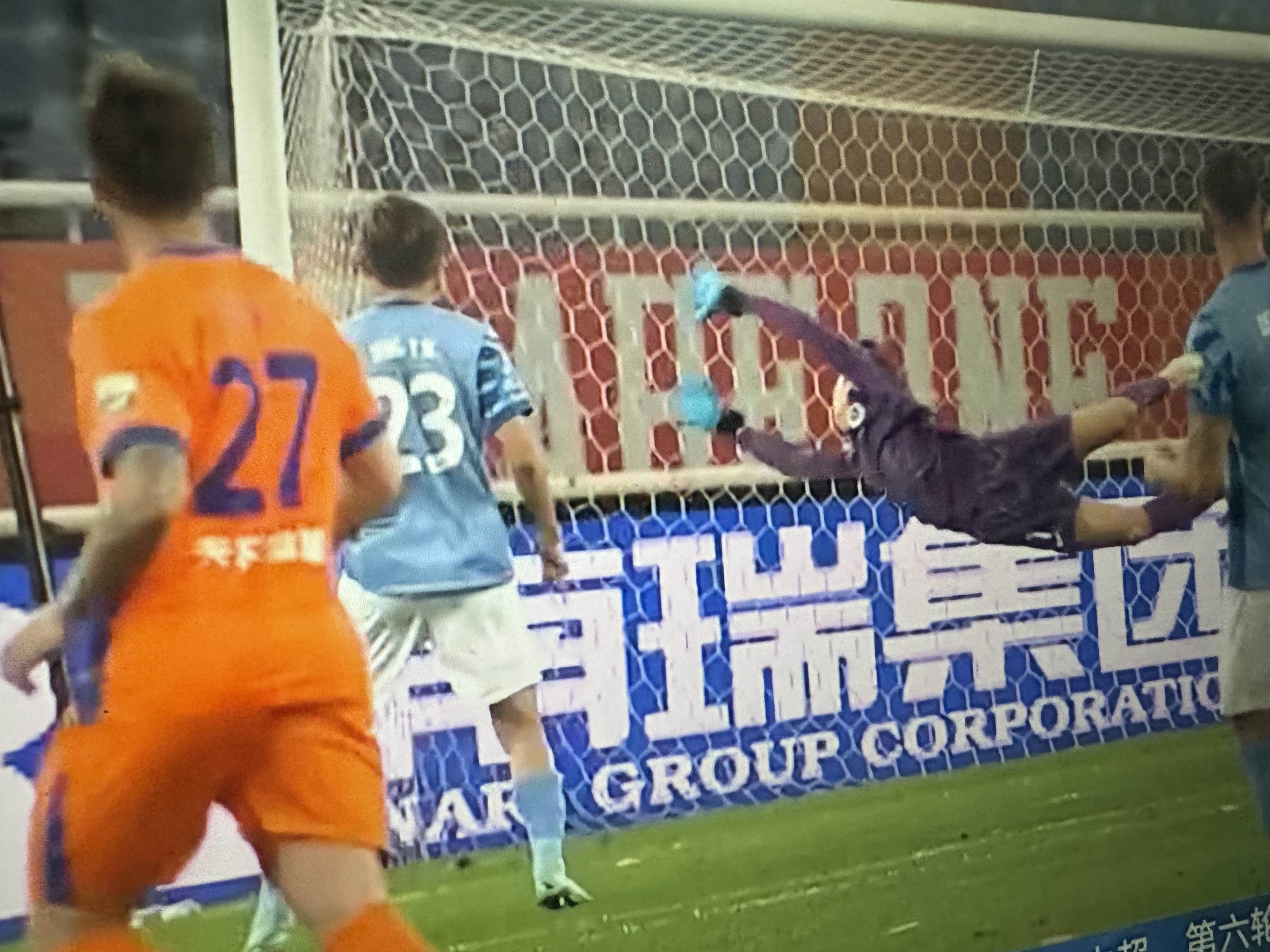 转会期葡超焦点战，深圳男篮回应争议，质疑声仍在，阵容厚度经受考验