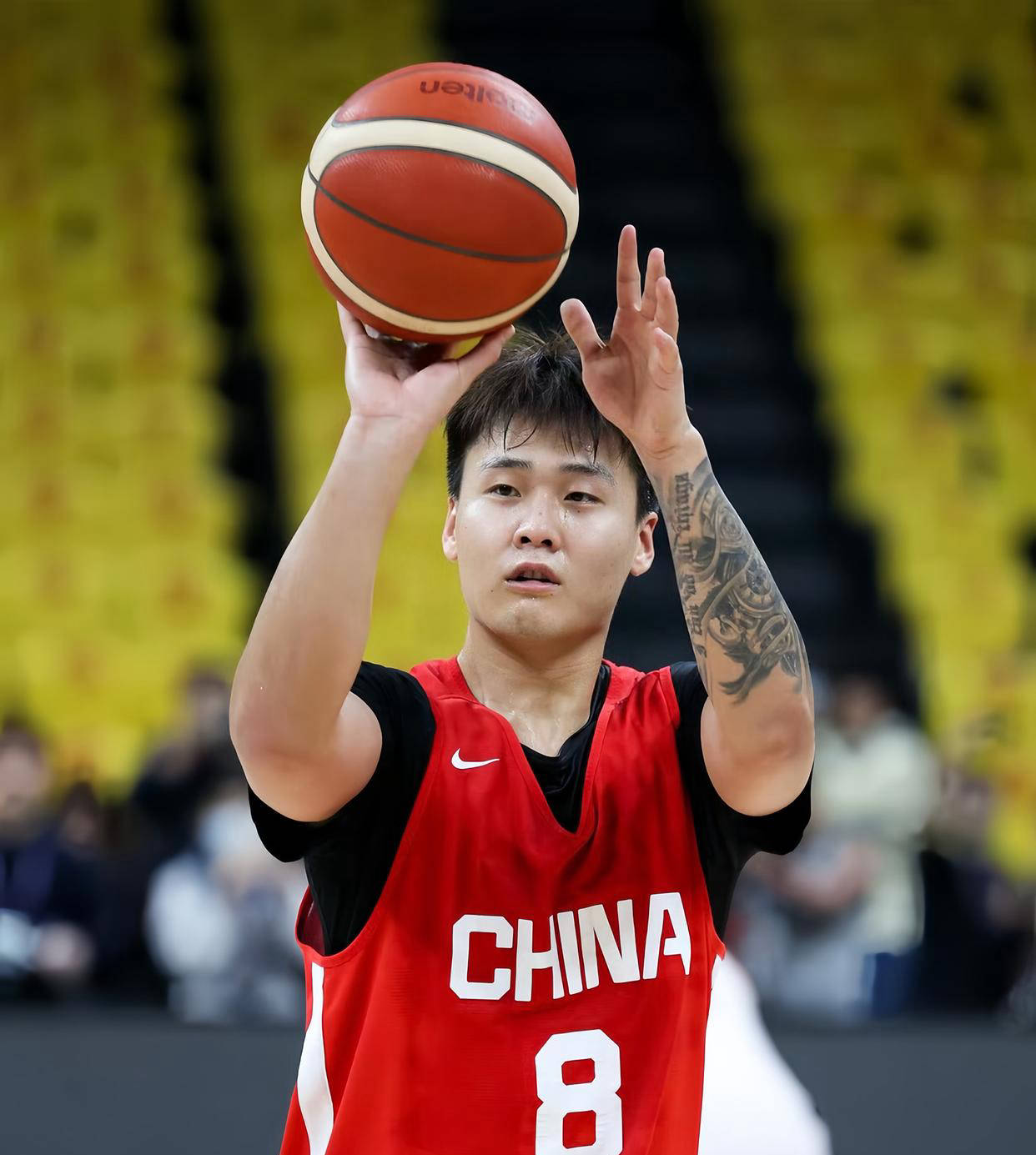 山东男篮训练开放日,加时末段篮板制胜引欢呼,西甲在即,更衣室氛围转暖 山东男篮训练开放日,加时末段篮板制胜引欢呼,西甲在即,更衣室氛围转暖