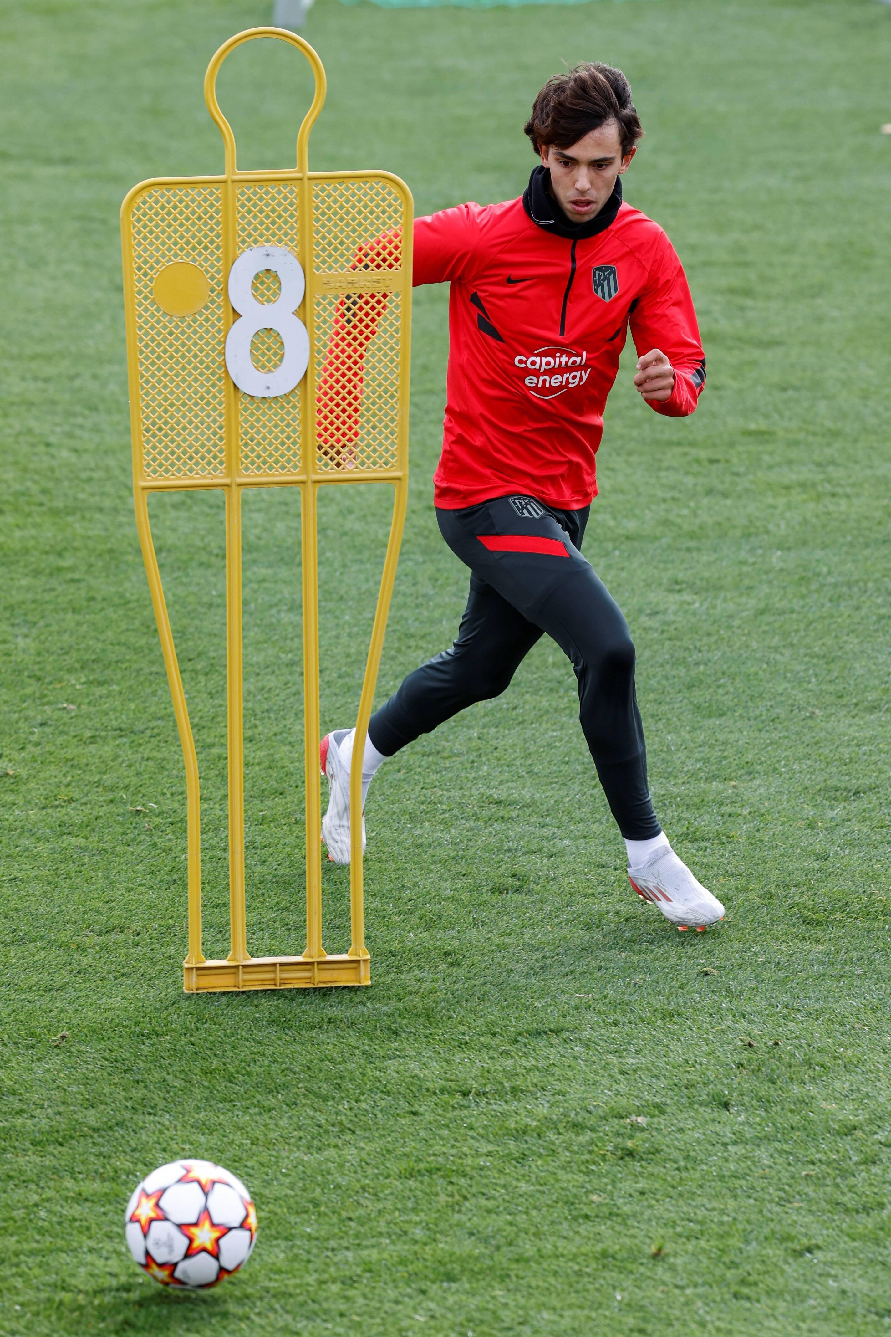 从里尔造点机会备战CBA常规赛到德布劳内连续十五场比赛得分超过夺冠，赛前马德里竞技调整名单以备德国杯的简单介绍